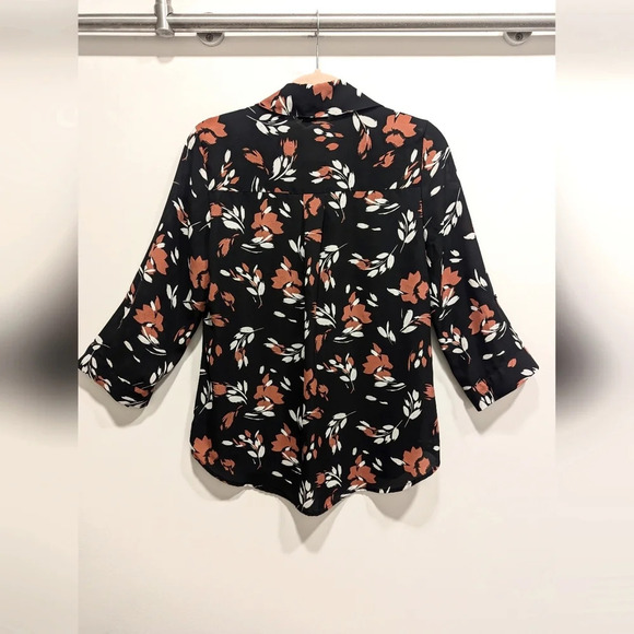 🛑 Missing 2 Buttons 🛑 Black Floral Button Down Blouse Size Medium - Picture 3 of 6